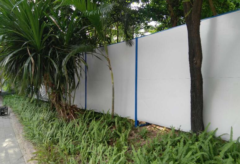 「pvc施工圍擋」PVC圍擋對比傳統的工地圍擋有哪些優勢?