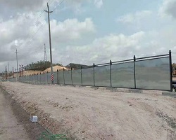 【旭東鋼構(gòu)】向惠州惠東縣大門工程項目建設提供工地圍擋