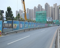 施工工地圍擋選取采購有什么講究嗎？旭東鋼構(gòu)廠家告訴你