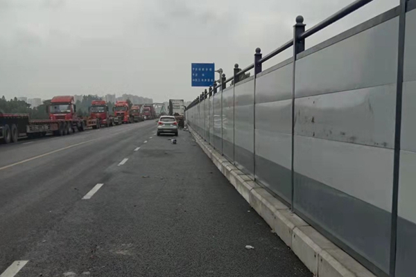 “深圳版小湯山”鋼結(jié)構(gòu)圍擋C款項目